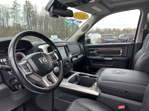 Used 2018 RAM 1500 Laramie AWD/4WD image 12