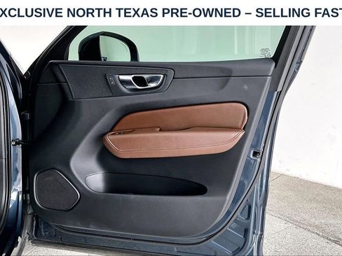 Used 2021 Volvo XC60 T5 Momentum w/ Premium Package FWD image 25