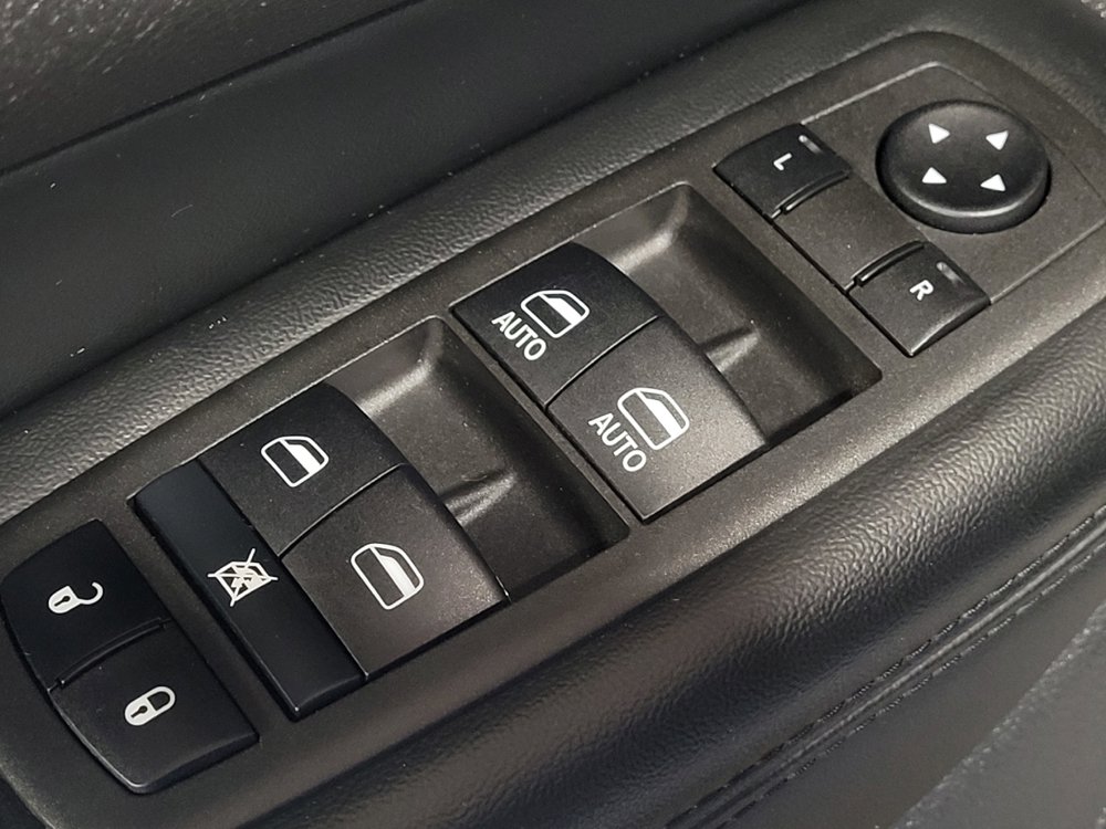 Used 2022 Jeep Grand Cherokee Laredo E w/ Security & Convenience Group RWD image 27