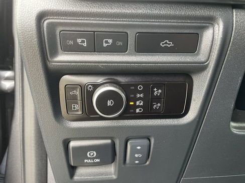 Used 2023 Ford F150 Lariat image 35