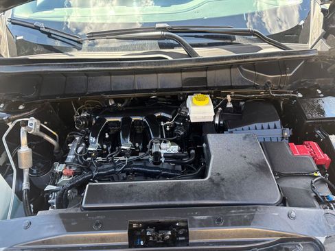Used 2025 Nissan Pathfinder SV FWD image 35