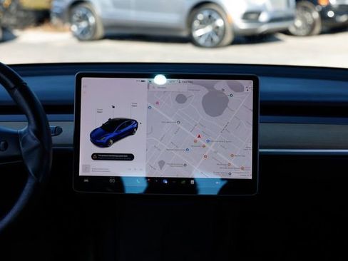 Used 2022 Tesla Model 3 Standard Range image 39