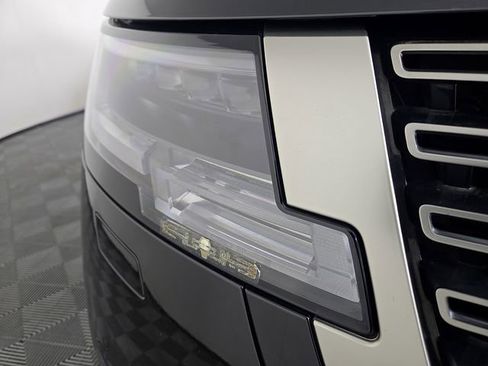 Used 2023 Land Rover Range Rover SE AWD/4WD image 10