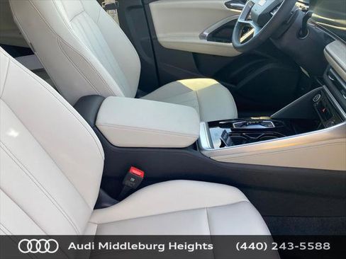 Used 2025 Audi Q5 Premium w/ Convenience Package AWD/4WD image 26