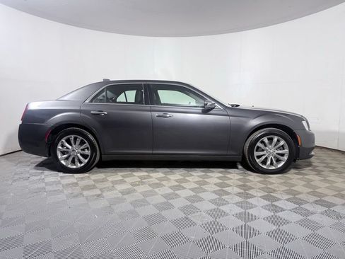 Used 2016 Chrysler 300 C AWD/4WD image 7