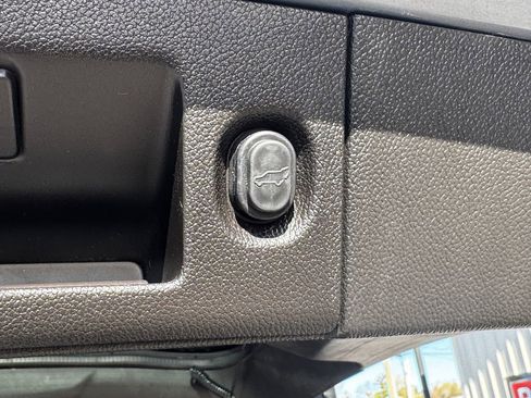 Used 2016 Cadillac Escalade ESV Premium AWD/4WD image 52