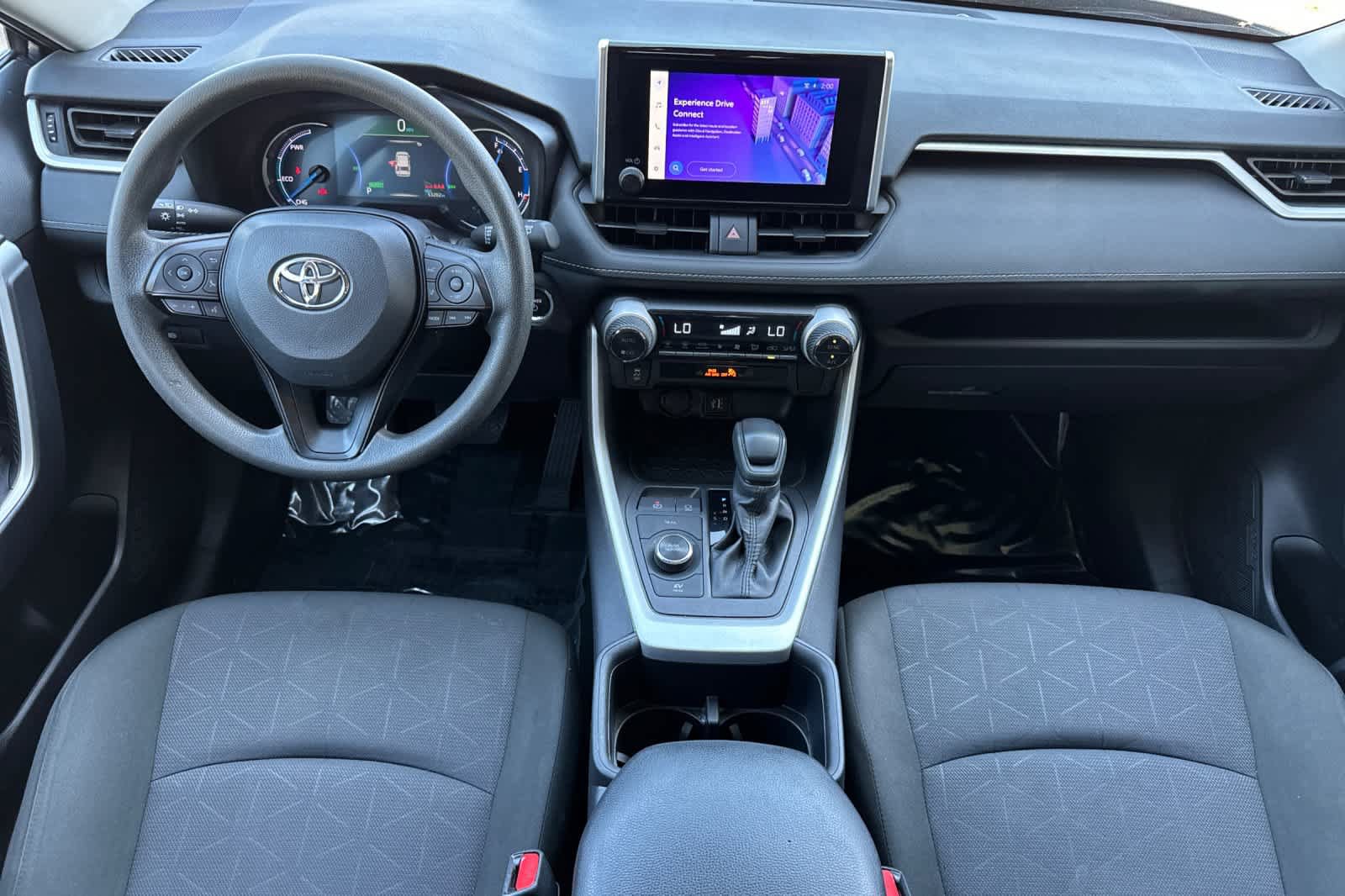 Used 2025 Toyota RAV4 XLE AWD/4WD image 3