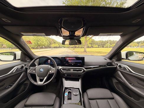 Used 2023 BMW i4 eDrive40 RWD image 2