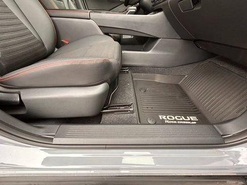 Used 2026 Nissan Rogue SV AWD/4WD image 33
