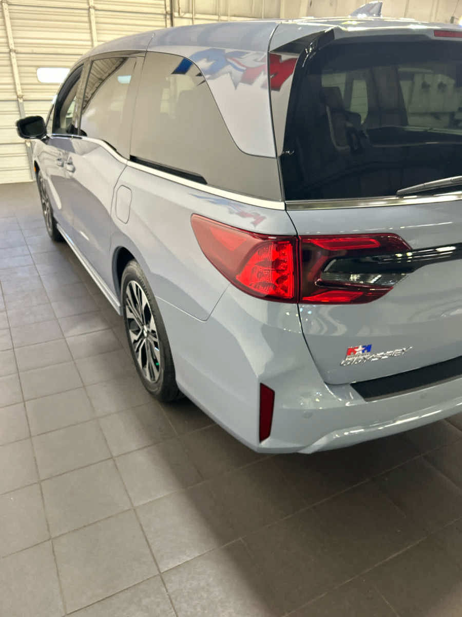 New 2027 Honda Odyssey Elite image 8