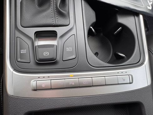 New 2026 Kia Carnival FWD image 21