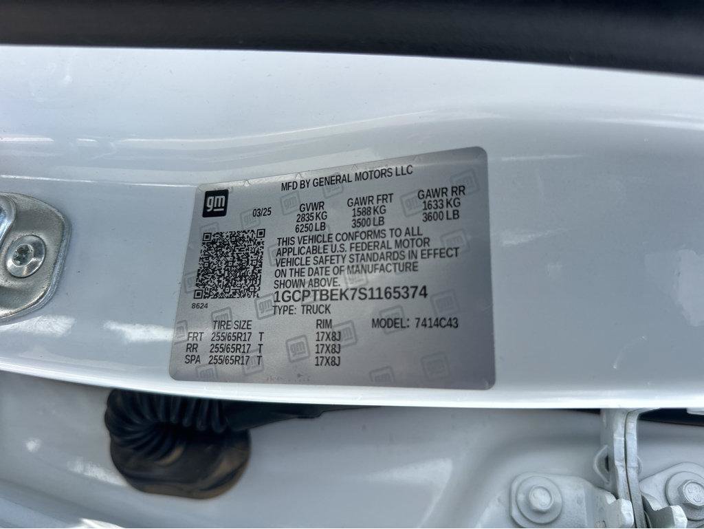 Used 2025 Chevrolet Colorado W/T AWD/4WD image 44