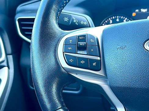 Used 2021 Ford Explorer XLT w/ Equipment Group 202A image 30