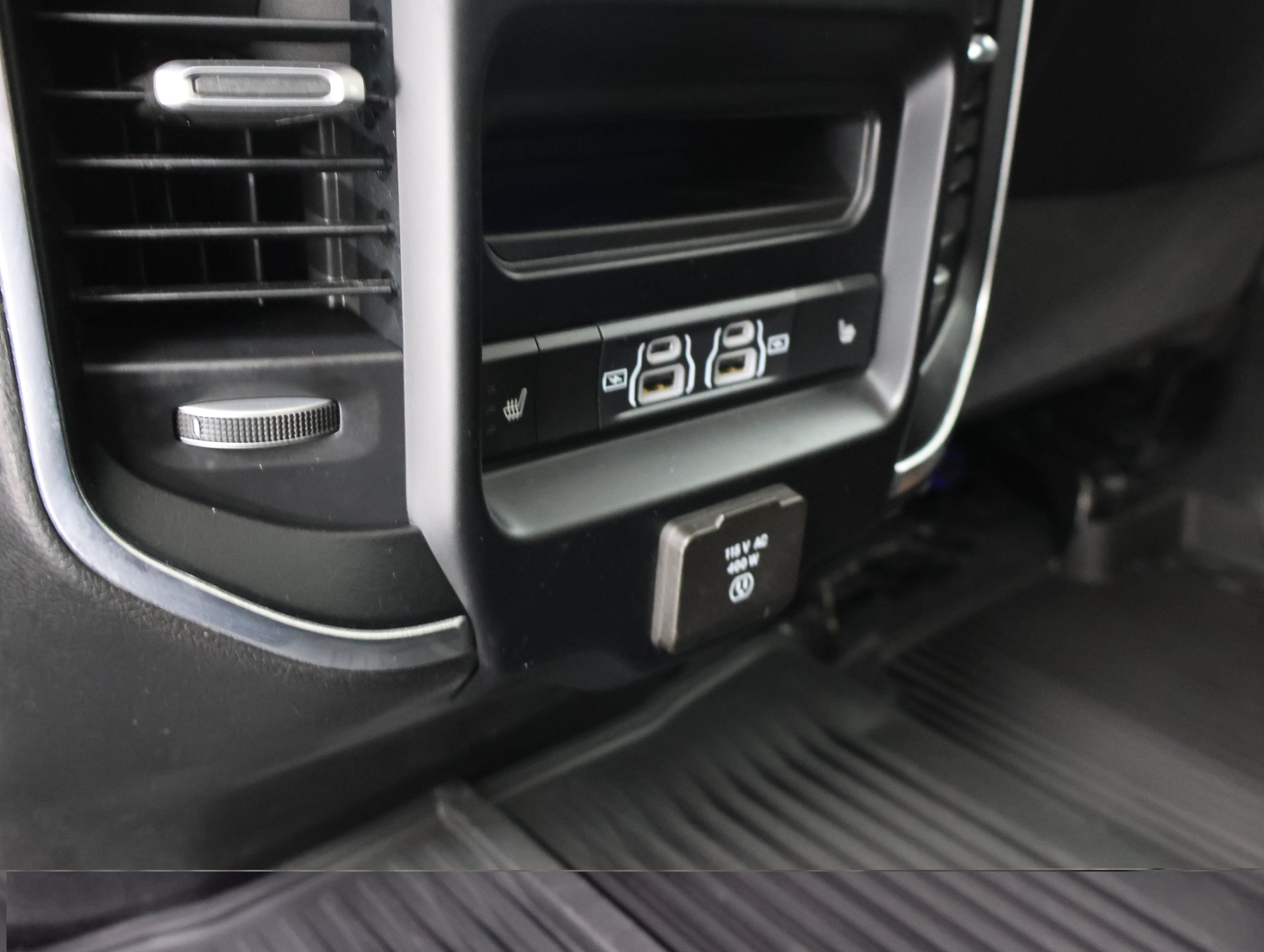 Used 2024 RAM 2500 Laramie AWD/4WD image 33