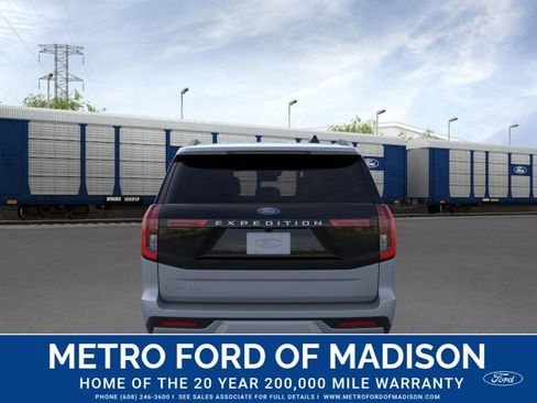 New 2026 Ford Expedition Platinum image 6