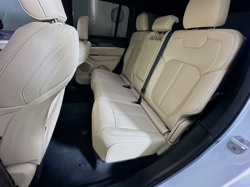 Used 2022 Jeep Grand Cherokee Limited 4xe image 27