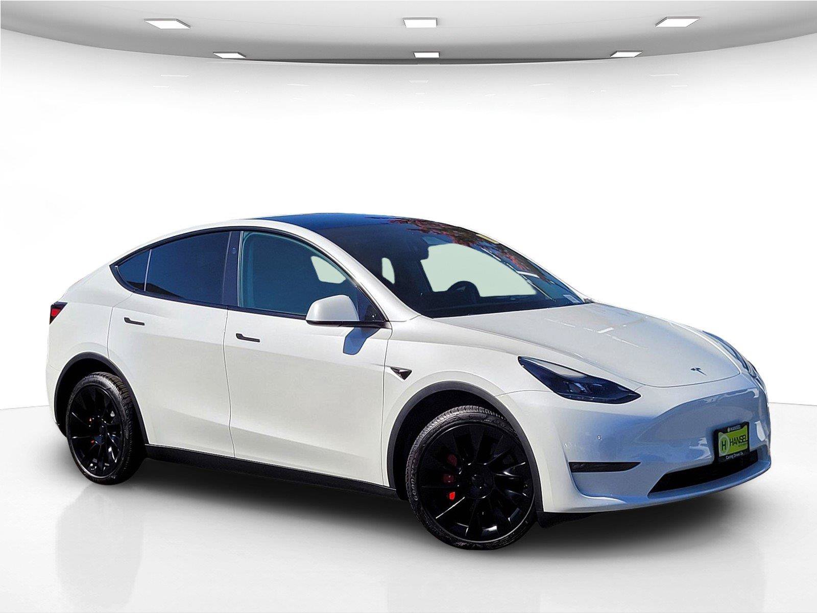 Used 2023 Tesla Model Y AWD image 2