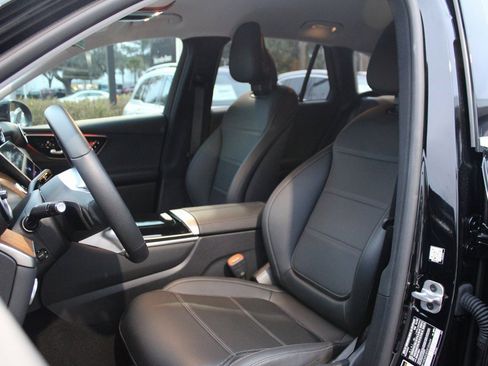 Certified 2025 Mercedes-Benz GLC 350e 4MATIC image 5