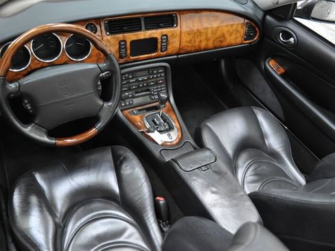 Used 2004 Jaguar XKR Convertible image 16