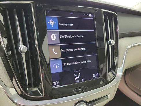 Used 2022 Volvo S60 B5 Inscription image 28