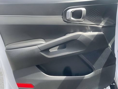 Used 2023 Kia Sorento S w/ Panoramic Sunroof Package FWD image 18