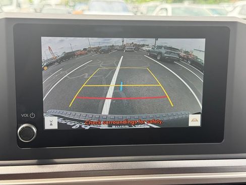 Used 2025 Toyota 4Runner SR5 AWD/4WD image 30