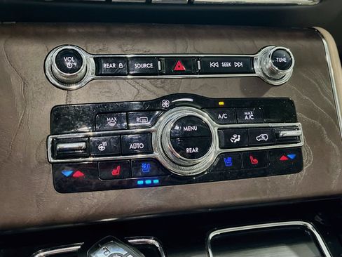 Used 2023 Lincoln Aviator Reserve w/ Equipment Group 201A AWD/4WD image 14