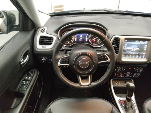Used 2017 Jeep Compass Latitude w/ Popular Equipment Group FWD image 22