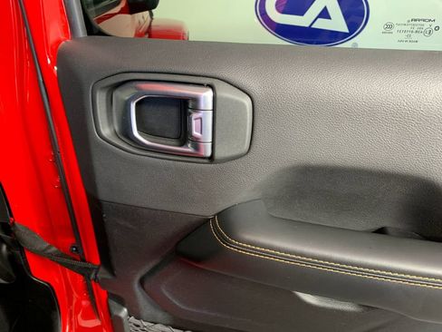Used 2024 Jeep Wrangler Unlimited Sahara AWD/4WD image 36