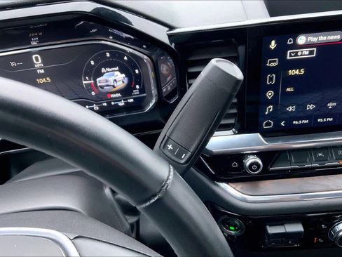 Used 2025 GMC Sierra 1500 SLT image 15