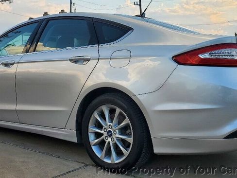 Used 2017 Ford Fusion SE image 21