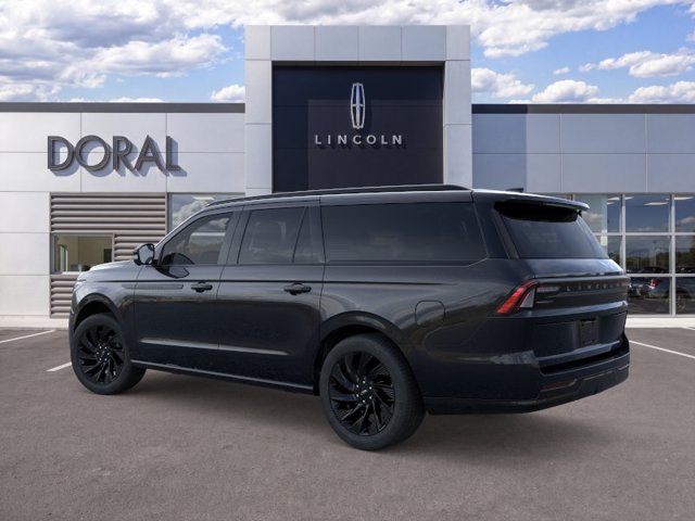 New 2026 Lincoln Navigator L Reserve w/ Jet Appearance Package AWD/4WD image 4