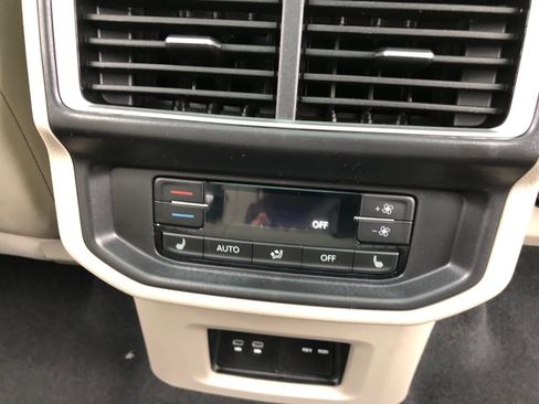 New 2025 Volkswagen Atlas SEL Premium R-Line AWD/4WD image 35