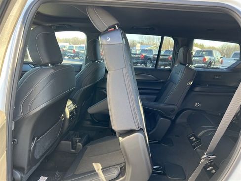 New 2025 Jeep Grand Cherokee L Laredo w/ Luxury Tech Group I image 6