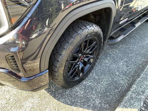 Used 2024 GMC Sierra 1500 Elevation AWD/4WD image 8