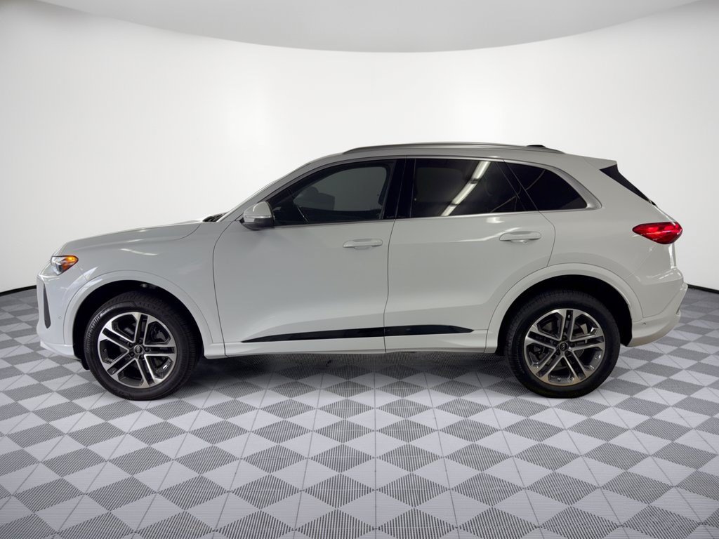 Used 2025 Audi Q5 Premium w/ Convenience Package AWD/4WD image 2