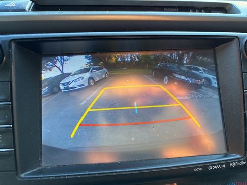 Used 2018 Toyota RAV4 Limited image 15