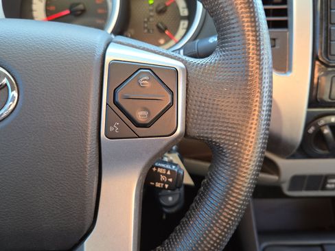 Used 2014 Toyota Tacoma PreRunner image 26