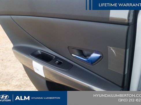 New 2026 Hyundai Elantra SE FWD image 21