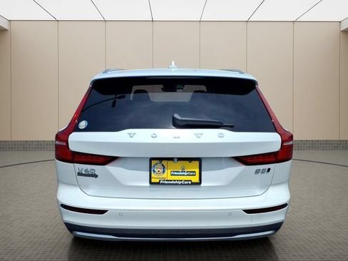 New 2026 Volvo V60 B5 Cross Country Plus w/ Climate Package AWD/4WD image 8