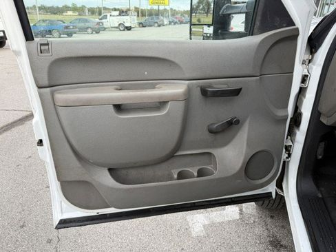 Used 2011 Chevrolet Silverado 3500 W/T image 19