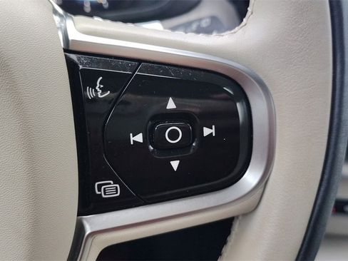 Used 2023 Volvo XC60 B5 Plus w/ Climate Package image 15