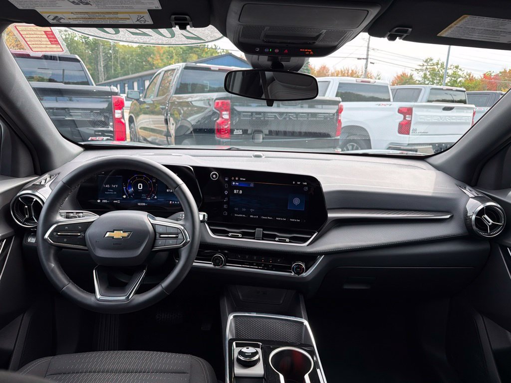 Used 2026 Chevrolet Equinox LT AWD/4WD image 11