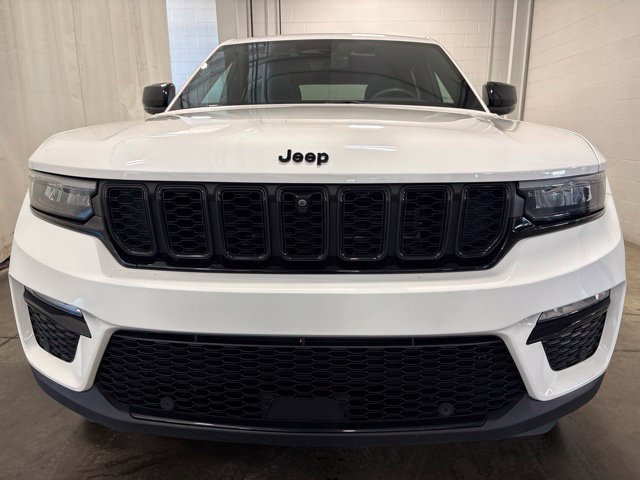 Used 2024 Jeep Grand Cherokee Limited w/ Luxury Tech Group II AWD/4WD image 2