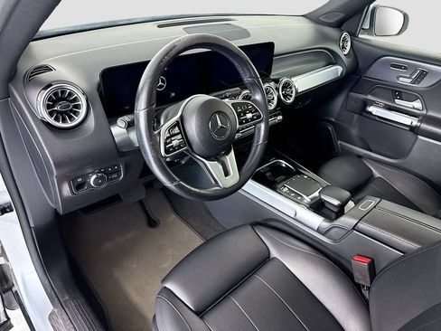 Used 2023 Mercedes-Benz GLB 250 image 9