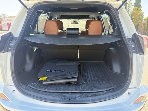 Used 2017 Toyota RAV4 SE FWD image 19