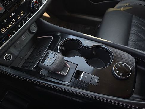 Used 2023 Nissan Rogue Platinum w/ Platinum Premium Package image 21