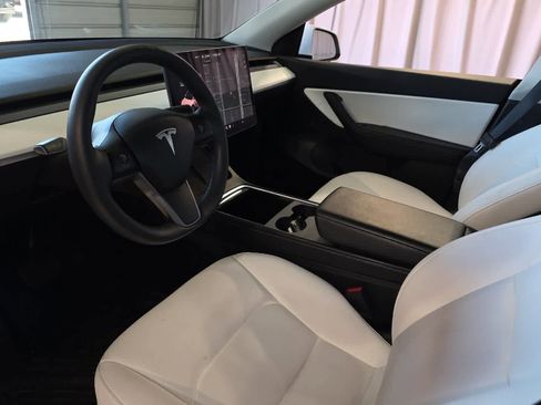 Used 2021 Tesla Model Y 2WD image 14