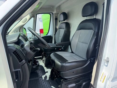 Used 2021 RAM ProMaster 2500 FWD image 9