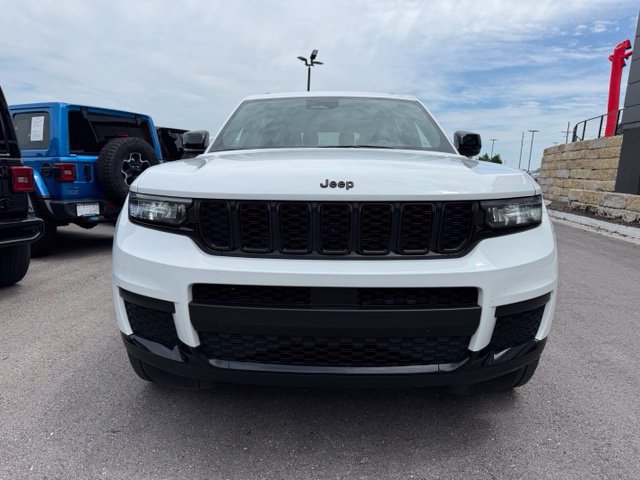 Used 2023 Jeep Grand Cherokee L Laredo AWD/4WD image 8